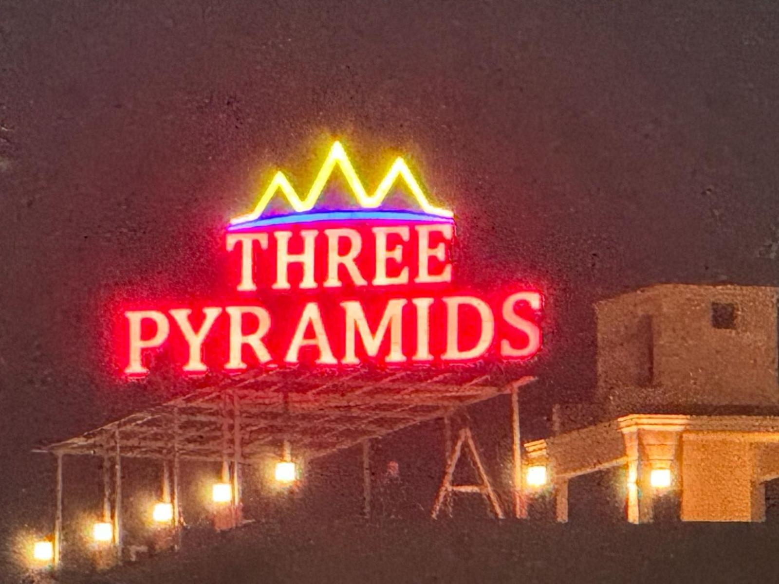 Three Pyramids Boutique * Cairo