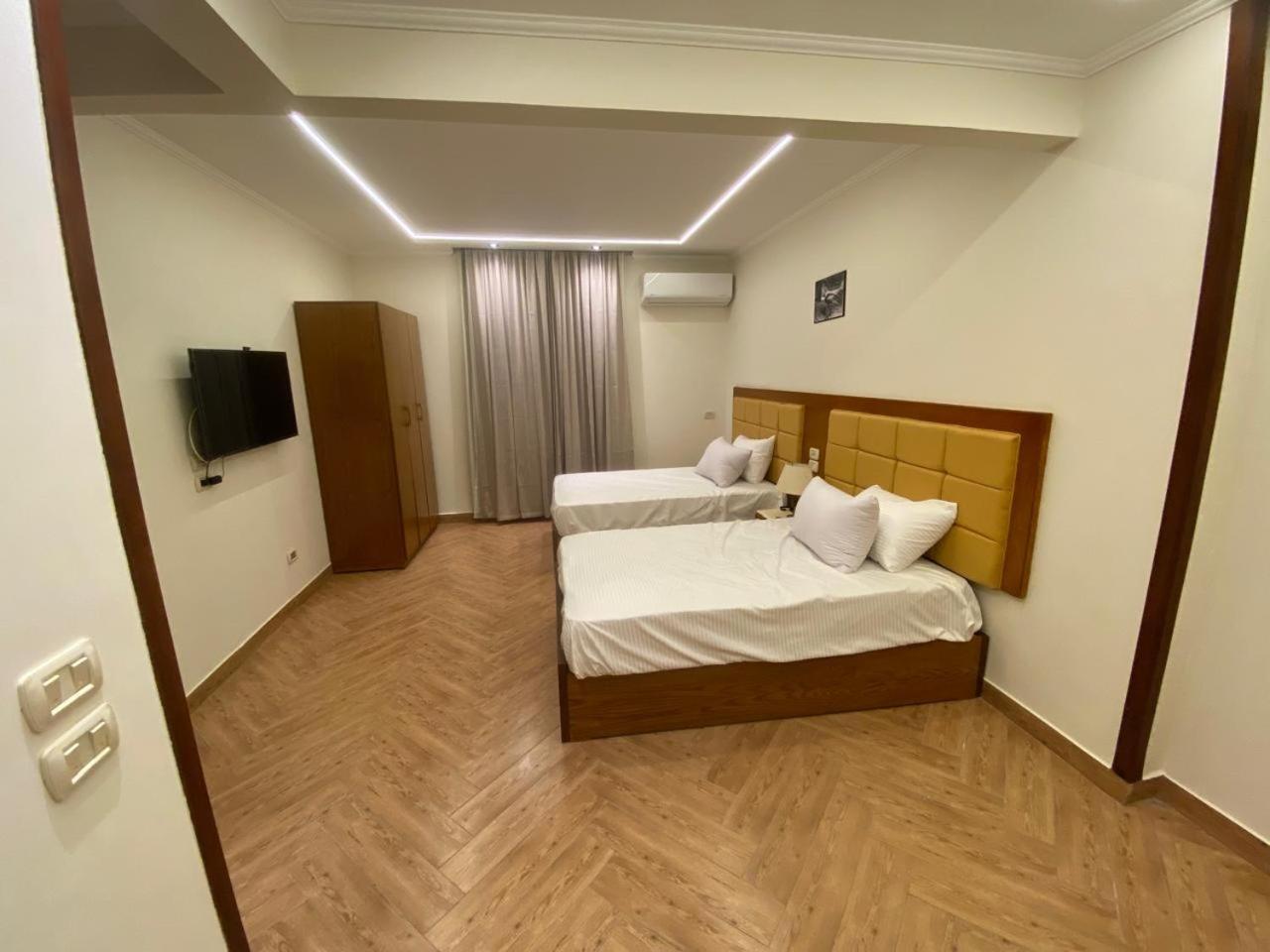 Three Pyramids Boutique Bed & Breakfast