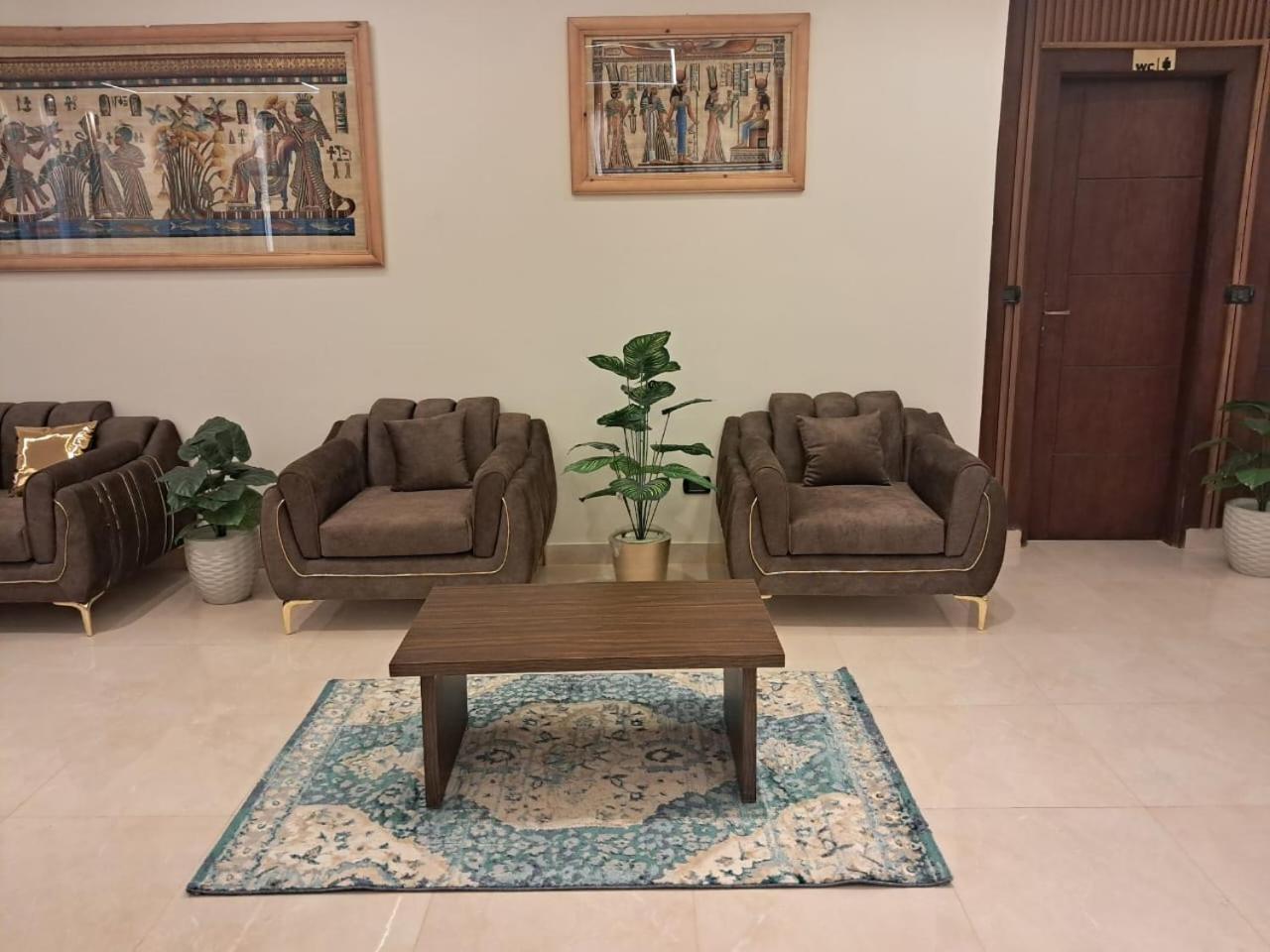 Three Pyramids Boutique Bed & Breakfast *