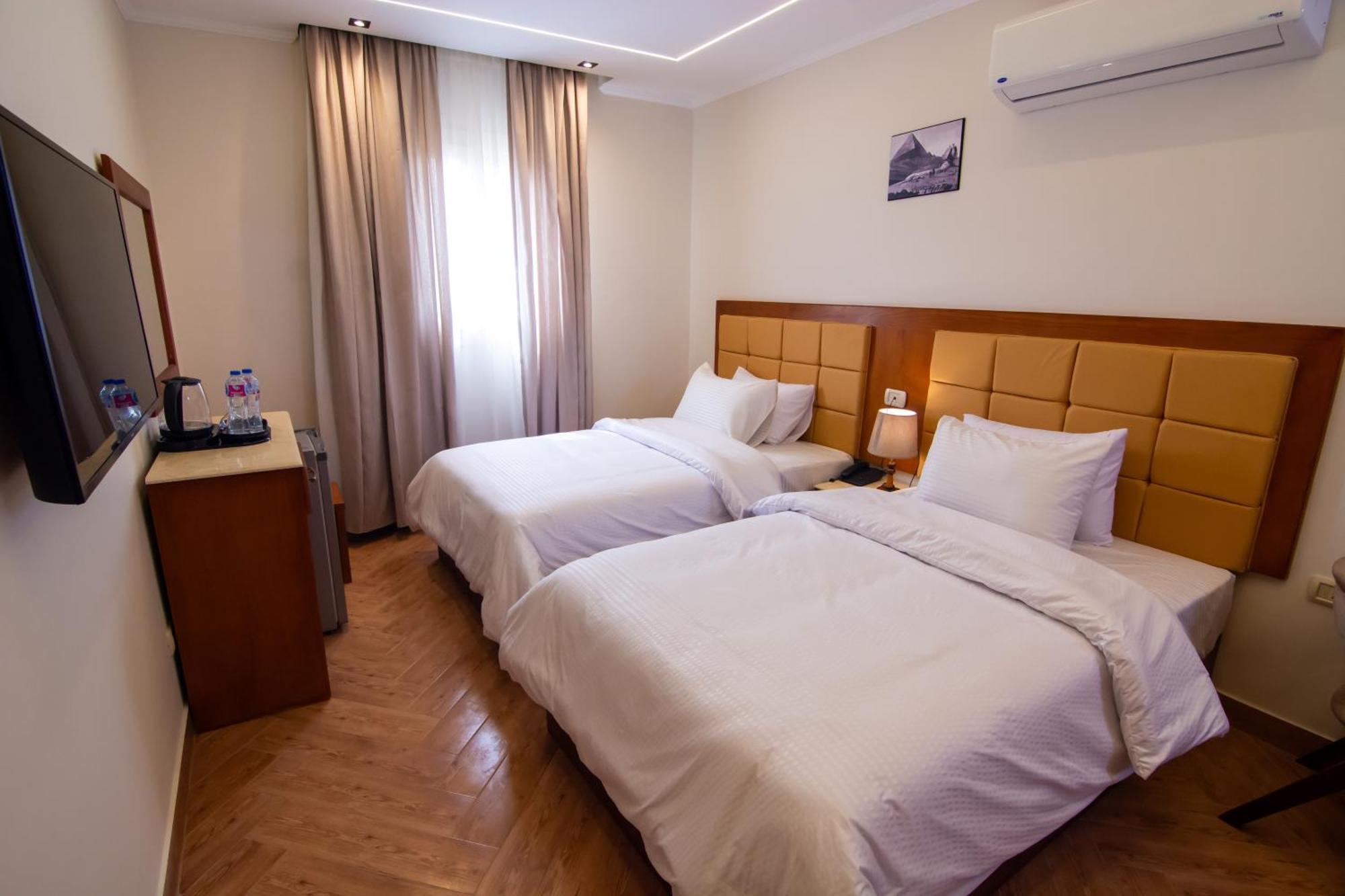 Bed & Breakfast Three Pyramids Boutique Cairo
