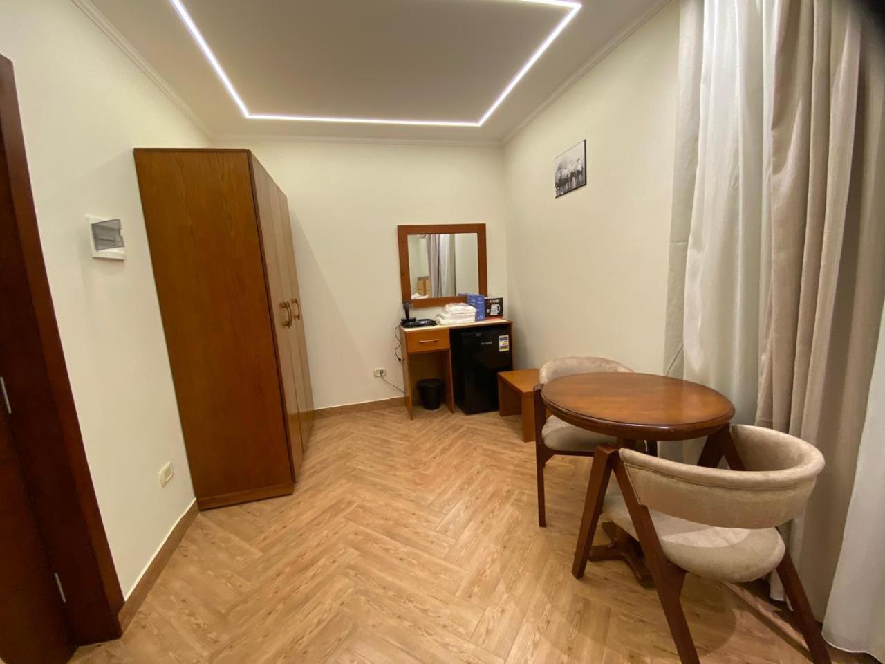 Bed & Breakfast Three Pyramids Boutique *