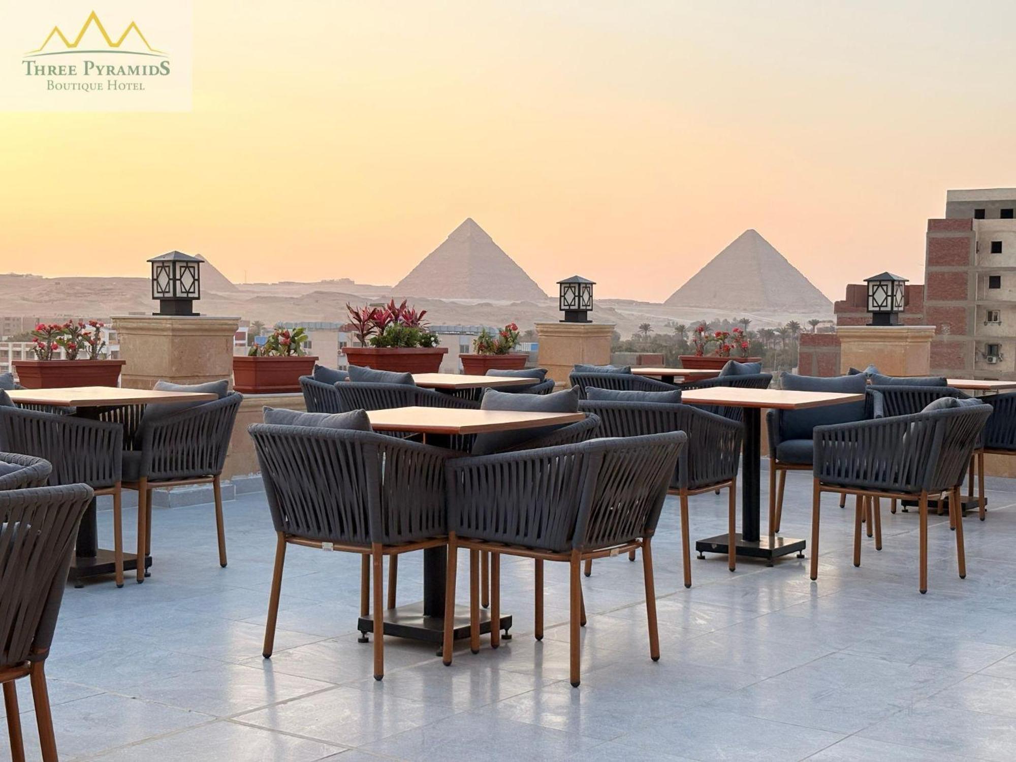 Bed & Breakfast Three Pyramids Boutique