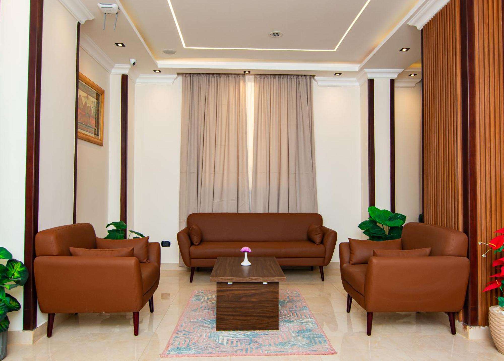 Three Pyramids Boutique Bed & Breakfast *