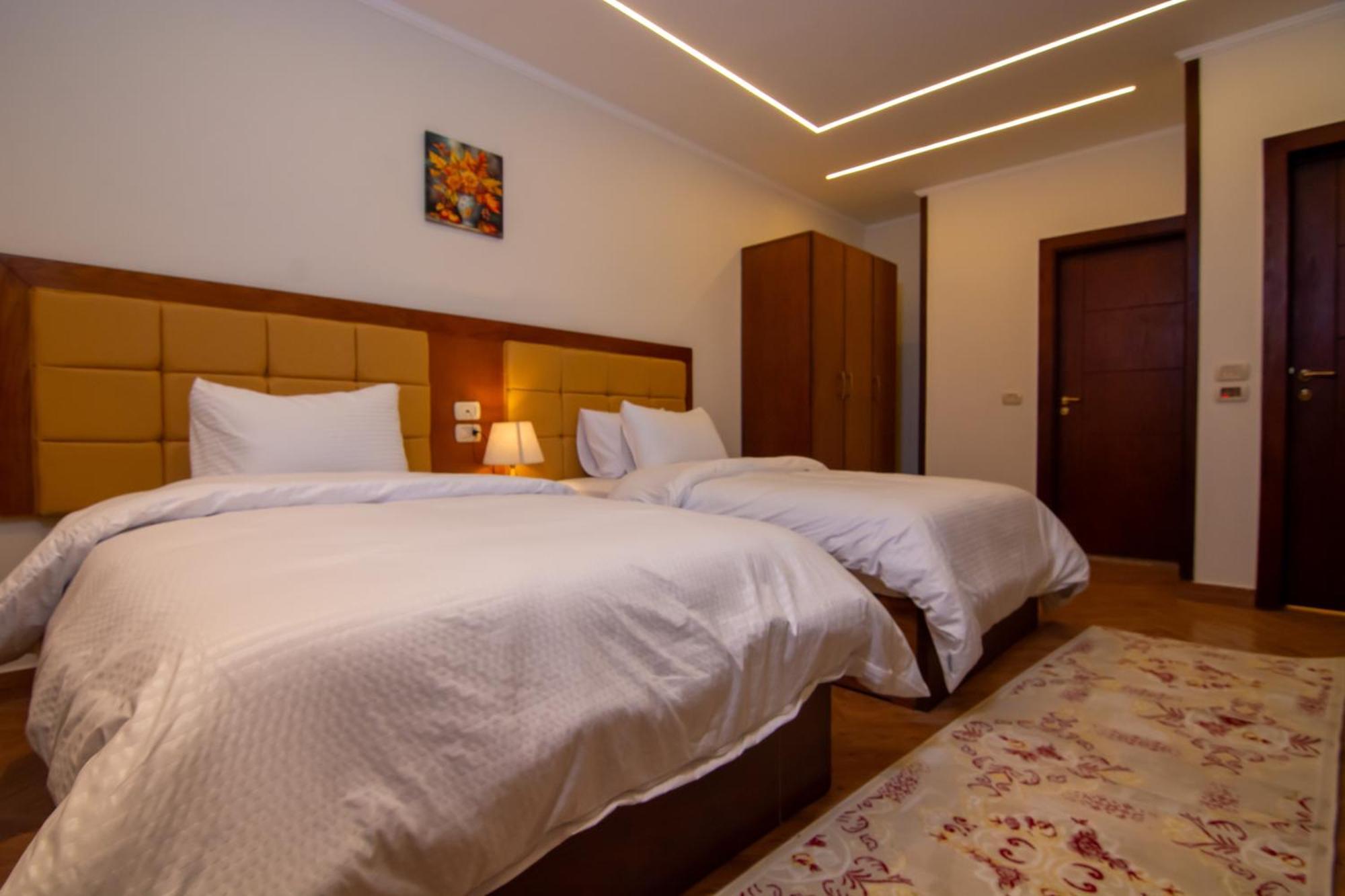 Three Pyramids Boutique Bed & Breakfast *