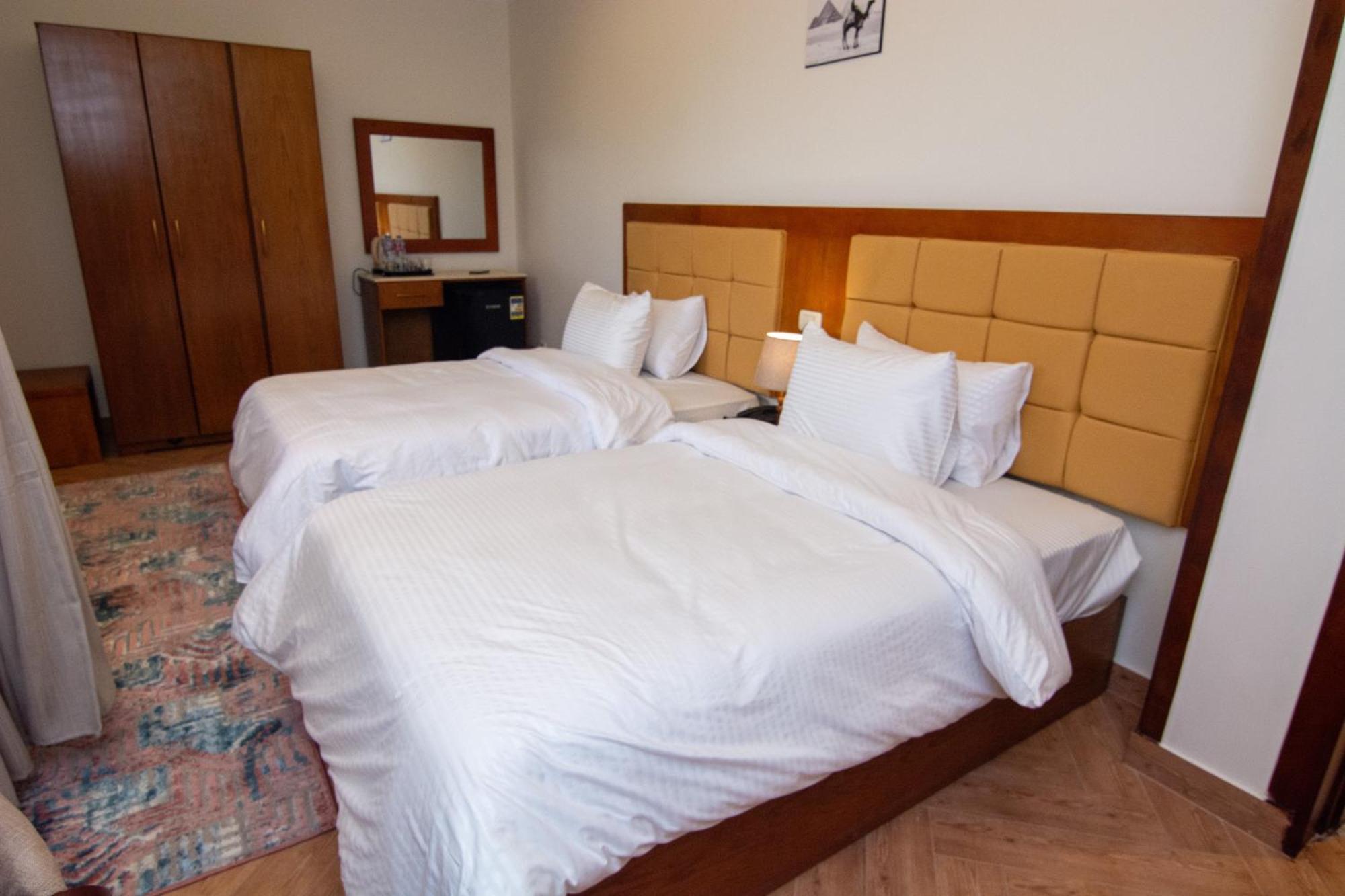 Bed & Breakfast Three Pyramids Boutique *